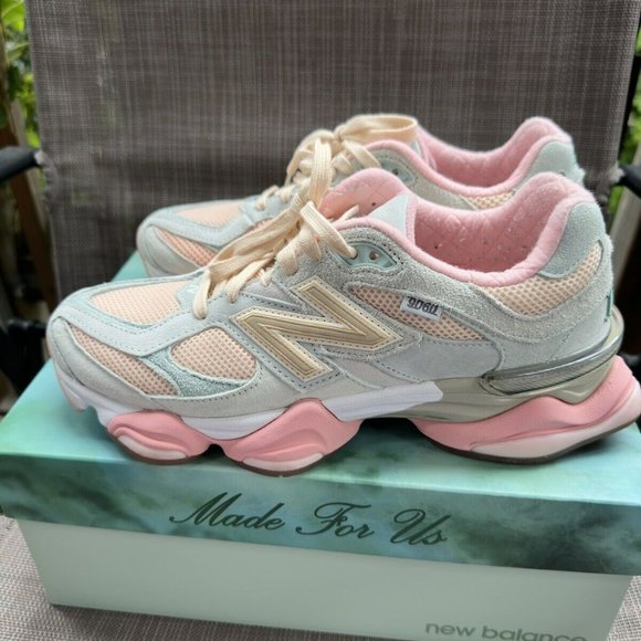 US 9.5 - New Balance 9060 Low top light blue/pink men's sports casual shoes - Picture 3 of 8